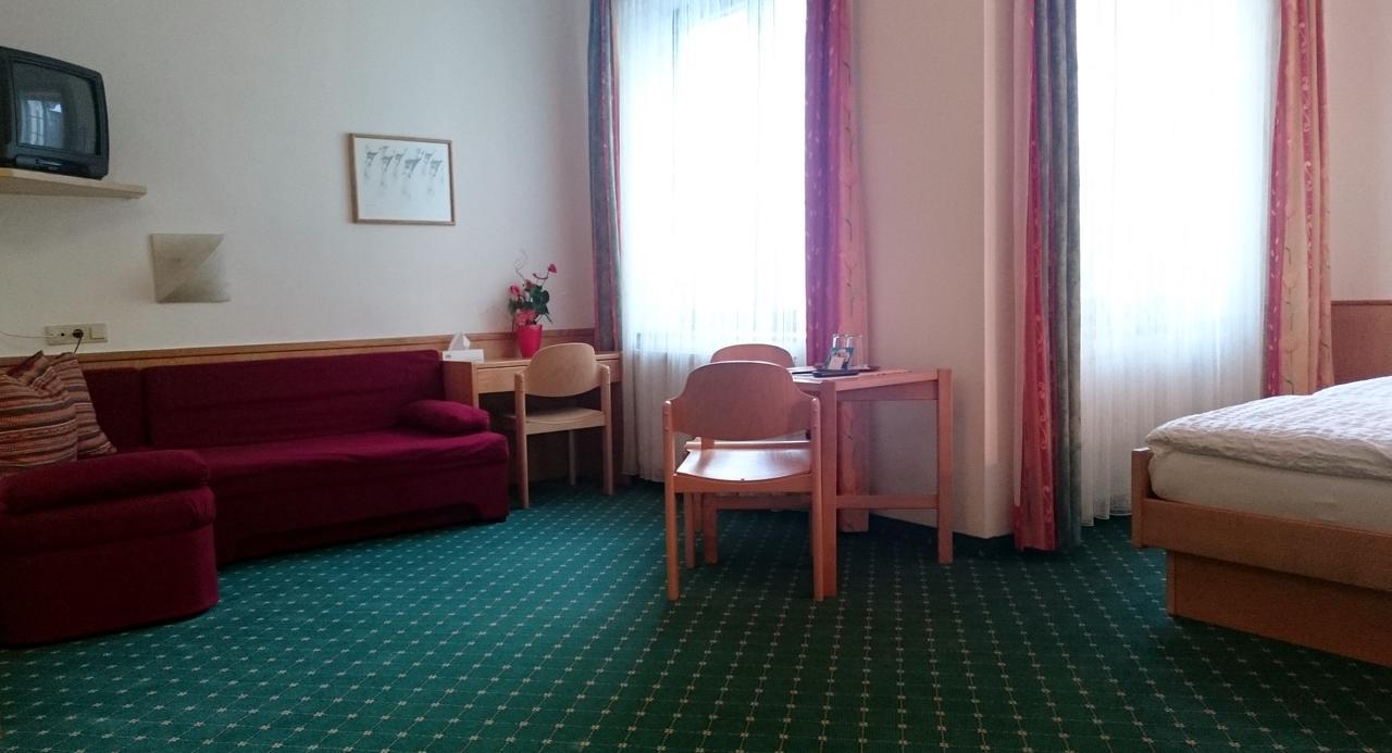 Hotel Zum Goldenen Hirschen Goestling an der Ybbs Luaran gambar