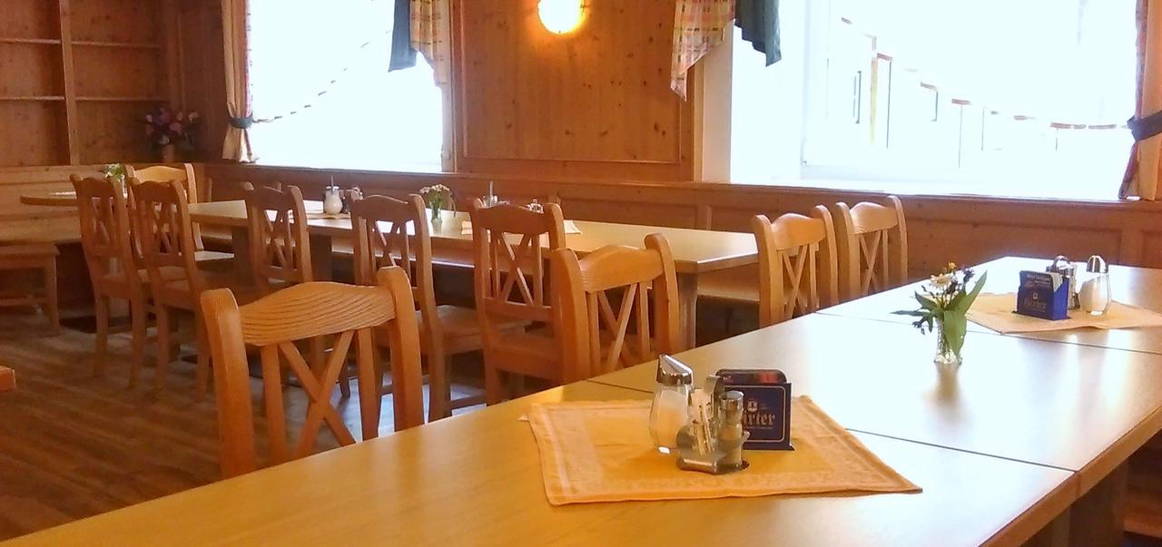 Hotel Zum Goldenen Hirschen Goestling an der Ybbs Luaran gambar